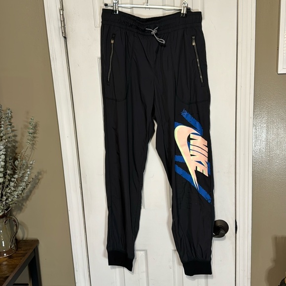 NIKE Jogger Pants Pockets Drawstring Waist Size Medium - Picture 1 of 6